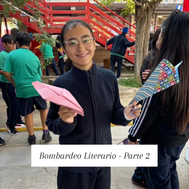 Mes del Libro en el Bicentenario.

Para dar inicio a las actividades del mes del libro, hoy 4tos medios y 8vos básicos realizaron el llamado : "Bombardeo literario", consistente en lanzar aviones de papel con frases y/o escritos de libros, durante el primer recreo para compartir la literatura con toda la comunidad bicentenario.

“El arte no es un espejo para reflejar la realidad, sino un martillo para darle forma”
Bertolt Brecht.

#liceobicentenariosanbernardo #sanbernardo #mesdellibro #bombardeoliterario #liceobicentenario #chile #bicentenario